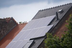 How many solar panels does it take to power a house?